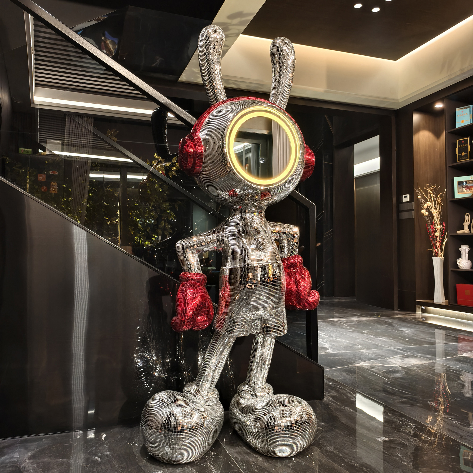 Space Rabbit Mickey Floor Stan - огляд і ціна Lighting Decor Company