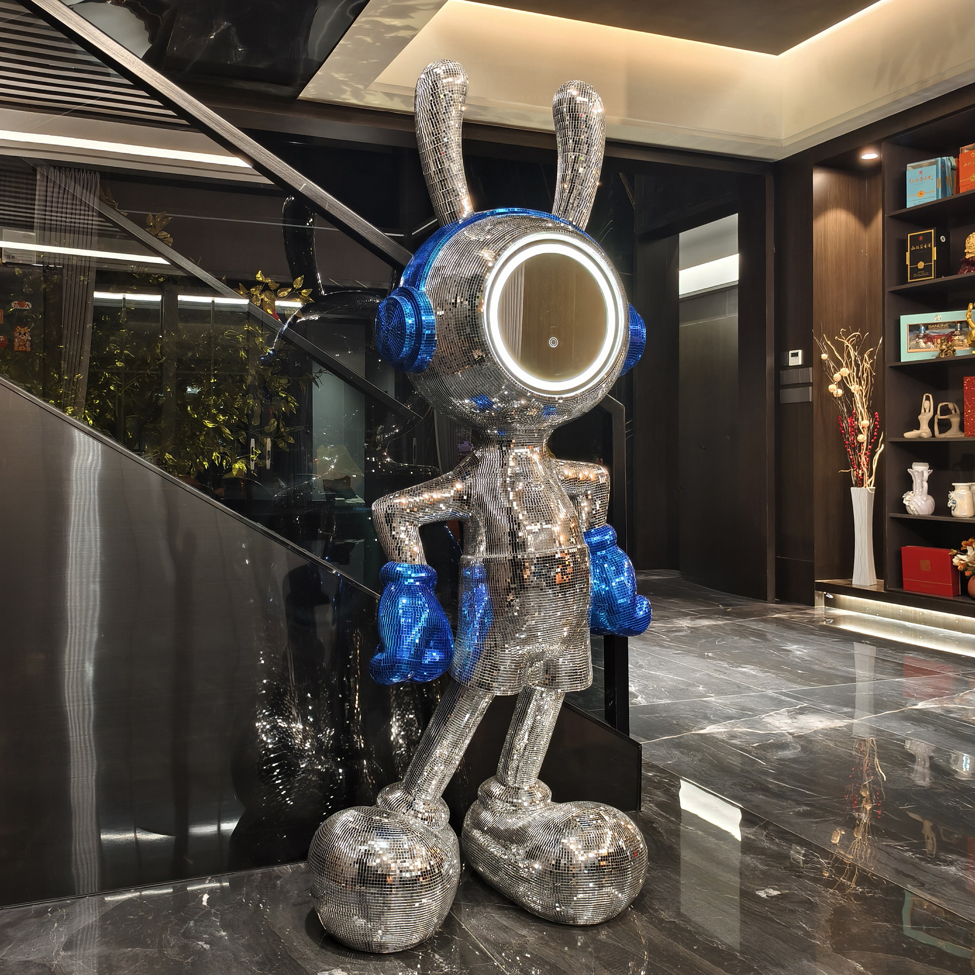 Space Rabbit Mickey Floor Stan - огляд і ціна Lighting Decor Company